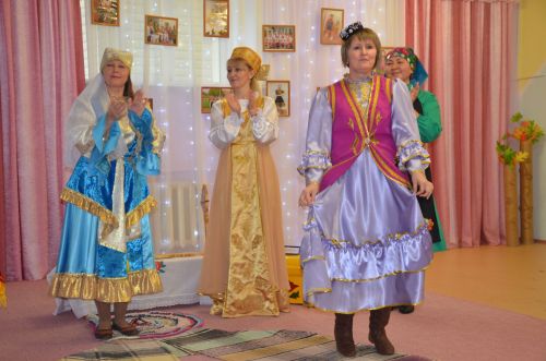 Между городскими детскими садами прошел конкурс «Дружная семья народов» (ФОТО)