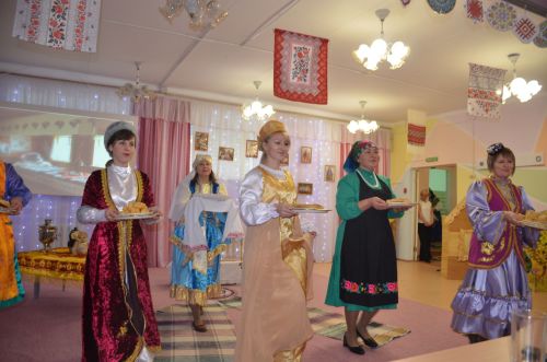 Между городскими детскими садами прошел конкурс «Дружная семья народов» (ФОТО)
