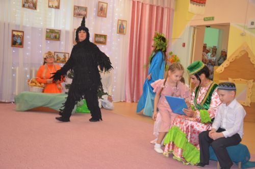 Между городскими детскими садами прошел конкурс «Дружная семья народов» (ФОТО)