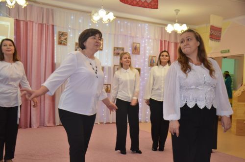 Между городскими детскими садами прошел конкурс «Дружная семья народов» (ФОТО)