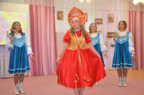 Между городскими детскими садами прошел конкурс «Дружная семья народов» (ФОТО)