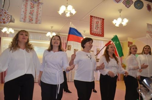Между городскими детскими садами прошел конкурс «Дружная семья народов» (ФОТО)