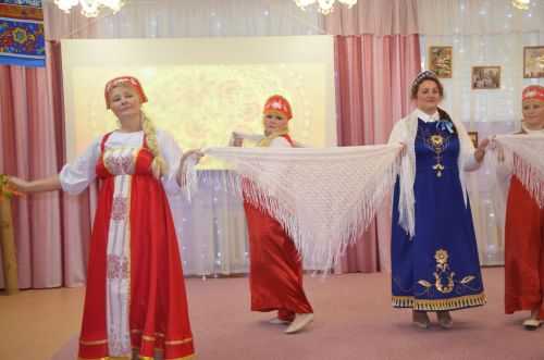 Между городскими детскими садами прошел конкурс «Дружная семья народов» (ФОТО)