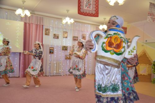 Между городскими детскими садами прошел конкурс «Дружная семья народов» (ФОТО)
