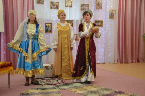 Между городскими детскими садами прошел конкурс «Дружная семья народов» (ФОТО)
