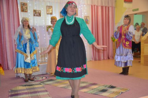 Между городскими детскими садами прошел конкурс «Дружная семья народов» (ФОТО)