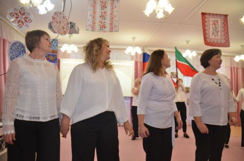 Между городскими детскими садами прошел конкурс «Дружная семья народов» (ФОТО)