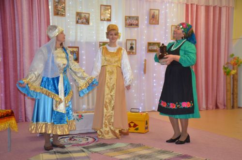 Между городскими детскими садами прошел конкурс «Дружная семья народов» (ФОТО)