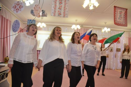 Между городскими детскими садами прошел конкурс «Дружная семья народов» (ФОТО)