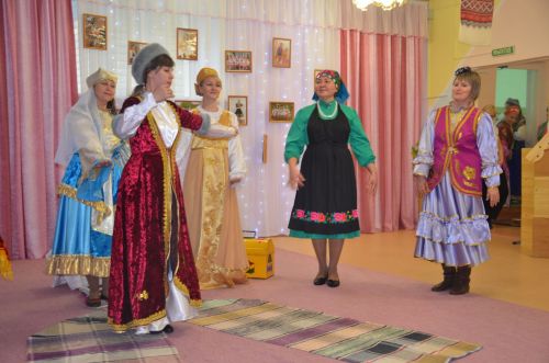 Между городскими детскими садами прошел конкурс «Дружная семья народов» (ФОТО)