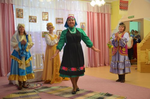 Между городскими детскими садами прошел конкурс «Дружная семья народов» (ФОТО)