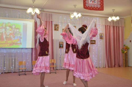 Между городскими детскими садами прошел конкурс «Дружная семья народов» (ФОТО)