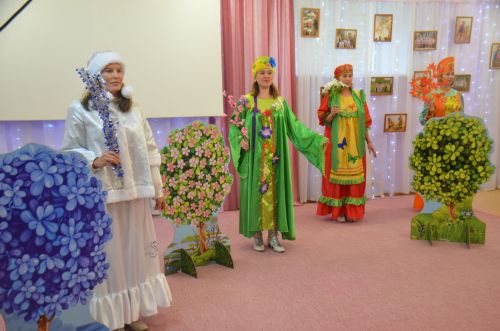 Между городскими детскими садами прошел конкурс «Дружная семья народов» (ФОТО)
