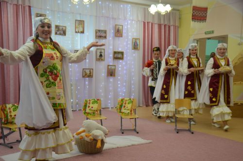 Между городскими детскими садами прошел конкурс «Дружная семья народов» (ФОТО)
