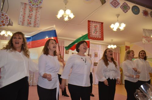 Между городскими детскими садами прошел конкурс «Дружная семья народов» (ФОТО)