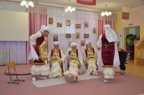 Между городскими детскими садами прошел конкурс «Дружная семья народов» (ФОТО)