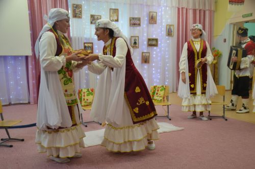 Между городскими детскими садами прошел конкурс «Дружная семья народов» (ФОТО)