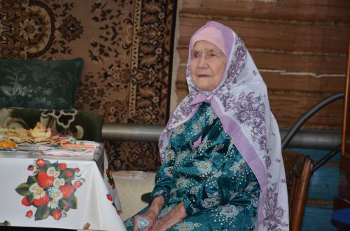 Глава Агрызского района поздравил со 100-летним юбилеем долгожительницу из села Кучуково