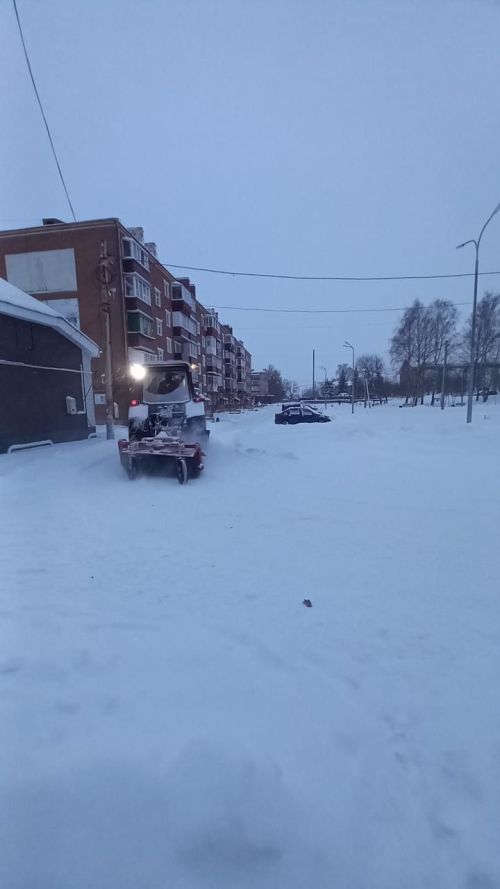 Снегоборьба в Агрызе продолжается