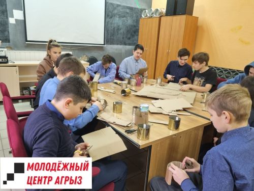 Воспитанники школы-интерната приняли участие в мастер-классе по изготовлению окопных свечей