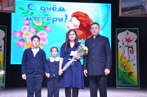 В День матери родным военнослужащих, погибших в СВО, вручили Ордена Мужества