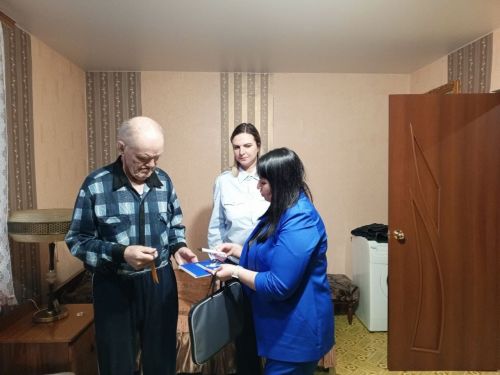 В Декаду инвалидов пожилым людям напомнили о правилах дорожного движения