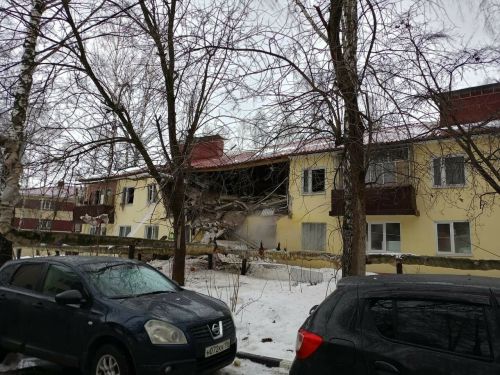 Фатирда газ шартлаган, 4 кеше зыян күргән, йорт стенасы җимерелгән