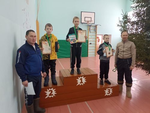 В Кулегаше прошли традиционные лыжные гонки на призы Деда Мороза