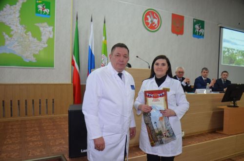 На итоговом заседании наградили лучших медиков Агрыза