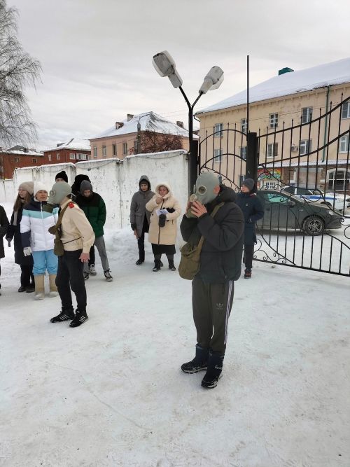 Центр «Форпост» провел военно-патриотическую игру для городских школьников