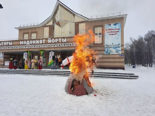 В Агрызе состоялись Масленичные гуляния