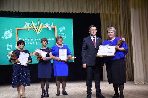 В Агрызском районе торжественно открыли Год педагога и наставника (БОЛЬШОЙ ФОТОРЕПОРТАЖ)