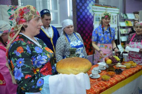 В Агрызе состоялся праздник, посвященный торжественному открытию Года национальных культур и традиций (ФОТОРЕПОРТАЖ)