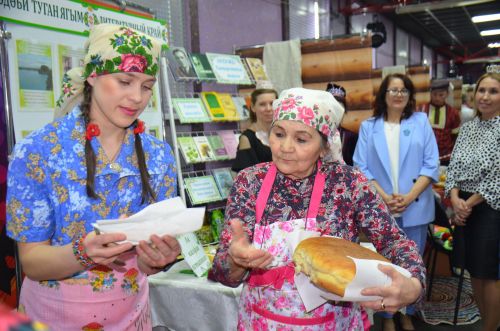 В Агрызе состоялся праздник, посвященный торжественному открытию Года национальных культур и традиций (ФОТОРЕПОРТАЖ)