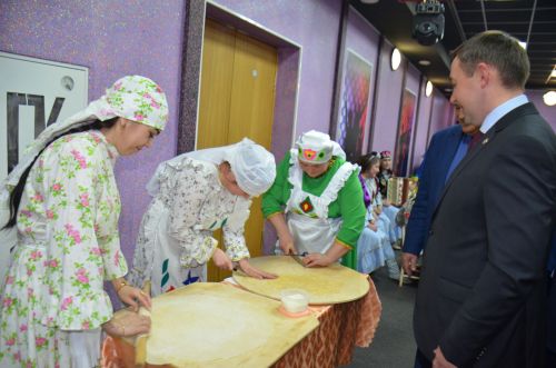 В Агрызе состоялся праздник, посвященный торжественному открытию Года национальных культур и традиций (ФОТОРЕПОРТАЖ)