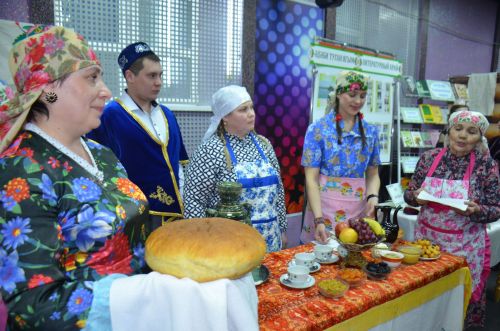 В Агрызе состоялся праздник, посвященный торжественному открытию Года национальных культур и традиций (ФОТОРЕПОРТАЖ)