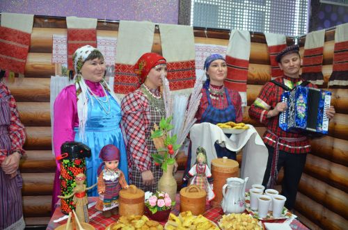 В Агрызе состоялся праздник, посвященный торжественному открытию Года национальных культур и традиций (ФОТОРЕПОРТАЖ)
