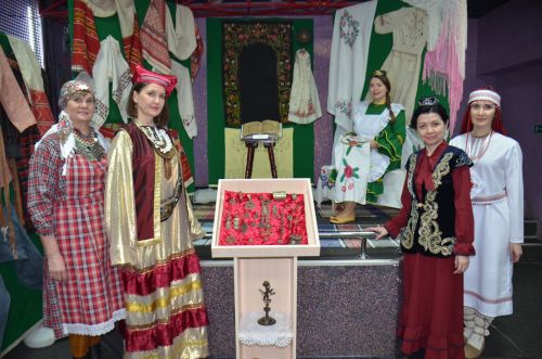 В Агрызе состоялся праздник, посвященный торжественному открытию Года национальных культур и традиций (ФОТОРЕПОРТАЖ)
