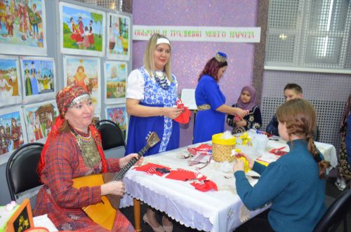 В Агрызе состоялся праздник, посвященный торжественному открытию Года национальных культур и традиций (ФОТОРЕПОРТАЖ)