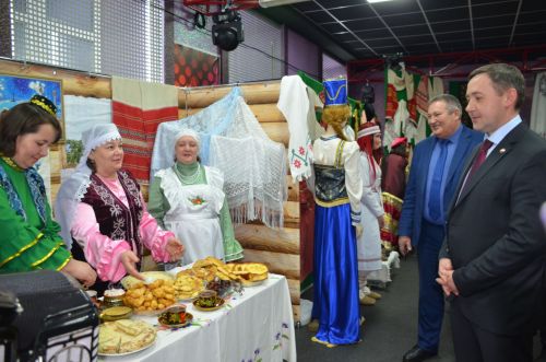 В Агрызе состоялся праздник, посвященный торжественному открытию Года национальных культур и традиций (ФОТОРЕПОРТАЖ)