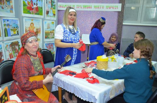 В Агрызе состоялся праздник, посвященный торжественному открытию Года национальных культур и традиций (ФОТОРЕПОРТАЖ)