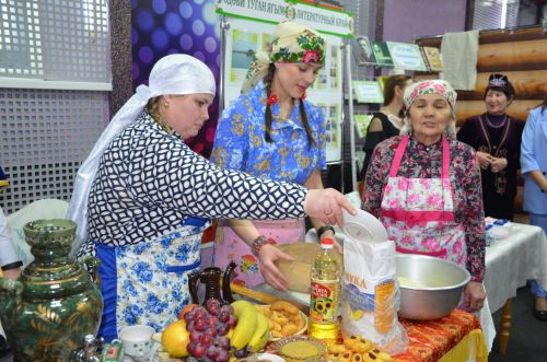 В Агрызе состоялся праздник, посвященный торжественному открытию Года национальных культур и традиций (ФОТОРЕПОРТАЖ)