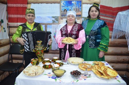 В Агрызе состоялся праздник, посвященный торжественному открытию Года национальных культур и традиций (ФОТОРЕПОРТАЖ)