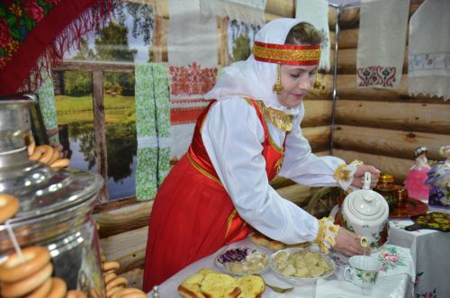 В Агрызе состоялся праздник, посвященный торжественному открытию Года национальных культур и традиций (ФОТОРЕПОРТАЖ)