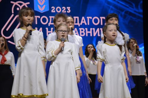 В Агрызском районе торжественно открыли Год педагога и наставника (БОЛЬШОЙ ФОТОРЕПОРТАЖ)
