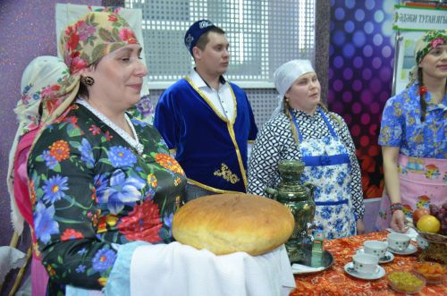 В Агрызе состоялся праздник, посвященный торжественному открытию Года национальных культур и традиций (ФОТОРЕПОРТАЖ)
