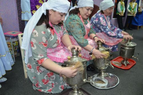 В Агрызе состоялся праздник, посвященный торжественному открытию Года национальных культур и традиций (ФОТОРЕПОРТАЖ)