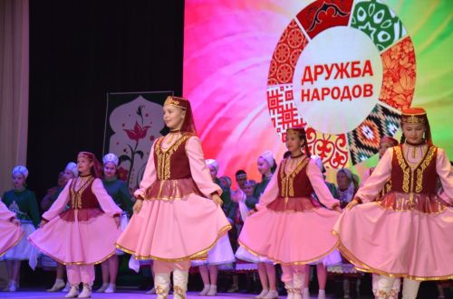 В Агрызе состоялся праздник, посвященный торжественному открытию Года национальных культур и традиций (ФОТОРЕПОРТАЖ)