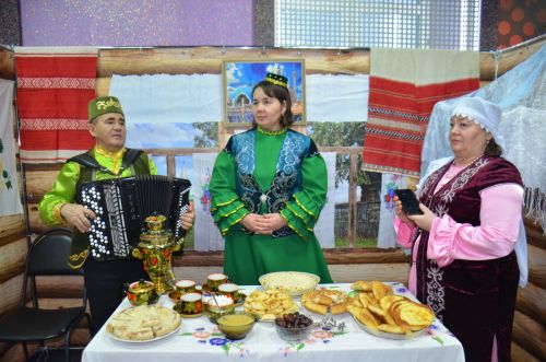 В Агрызе состоялся праздник, посвященный торжественному открытию Года национальных культур и традиций (ФОТОРЕПОРТАЖ)