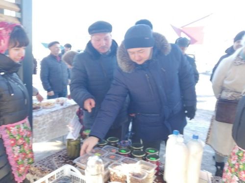 Ленар Нургаянов посетил первую весеннюю сельхозярмарку в Агрызе (ФОТО)
